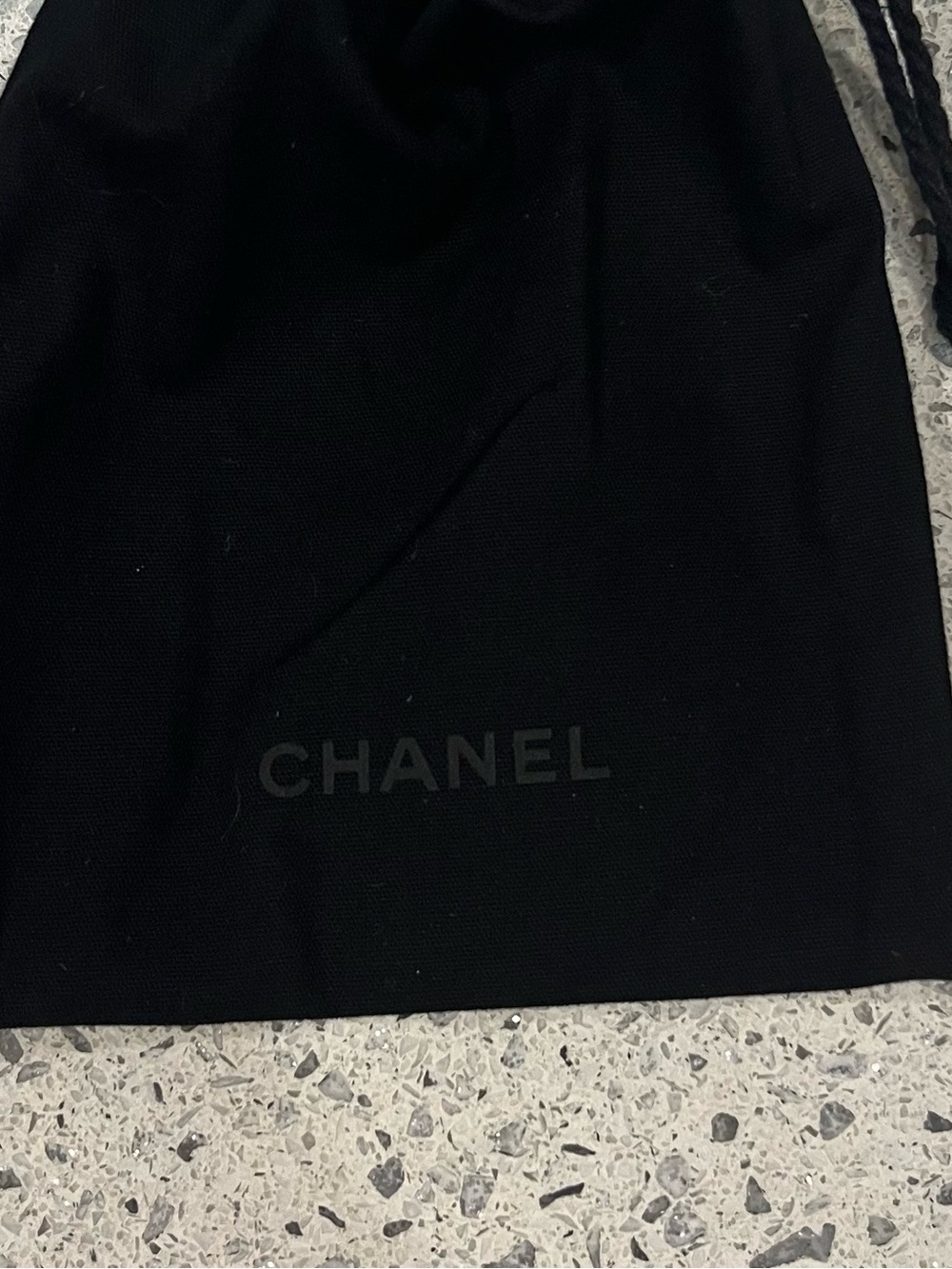 GWP CHANEL Jewelry Pouch, Travel Make Up and CHANEL Notecard - Picture 2 of 6